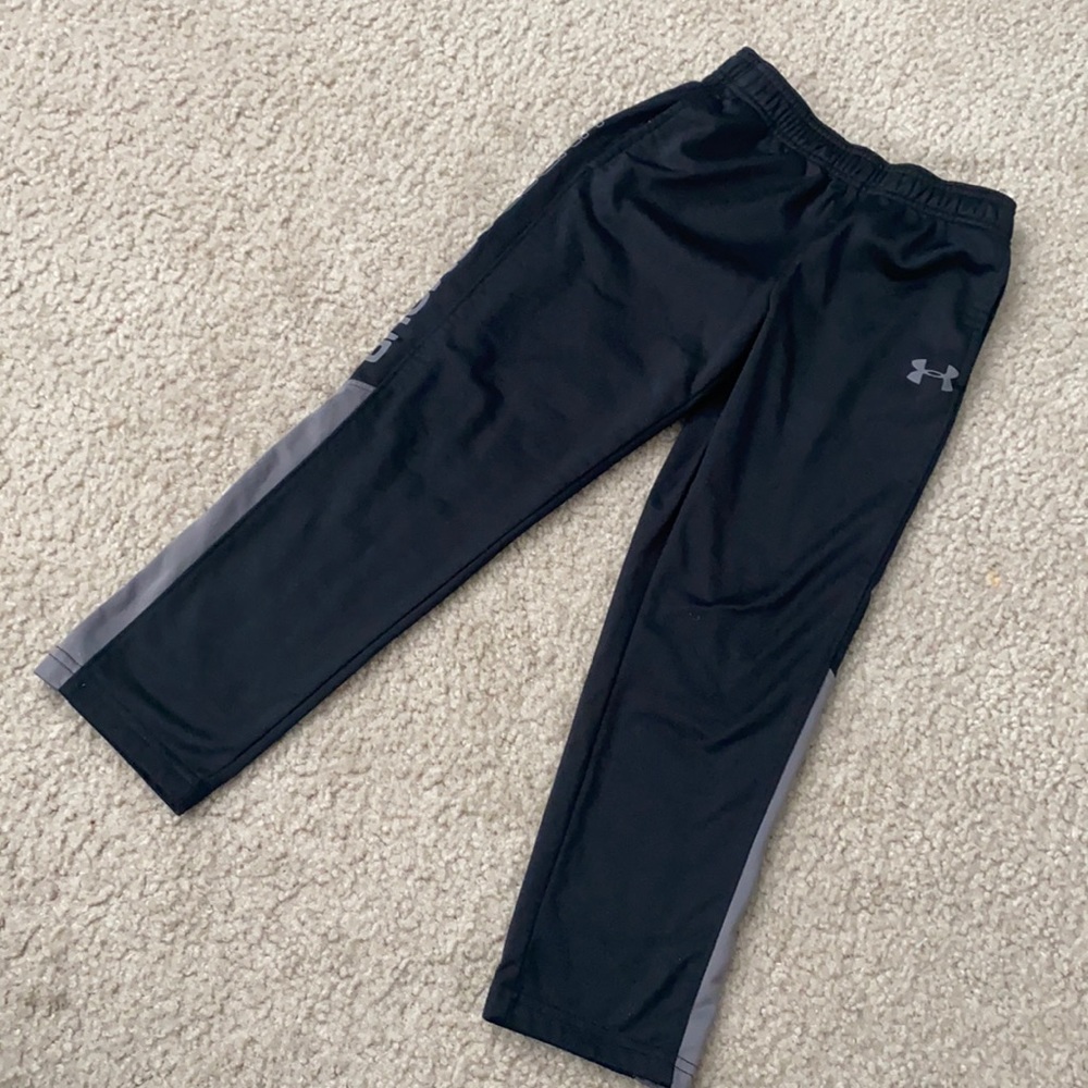 🛍size 6 boys black under armor pants